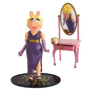   Miss Piggy Figure   (Hair Up) Muppet Show Series 1 Toys & Games