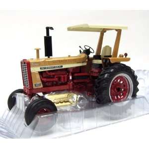   Key Series IH Farmall 1456 (Gold Demo Version) with ROPS Toys & Games