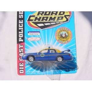   Road Champs 1998 Ford Crown Victoria Police Series Die Cast Car 143