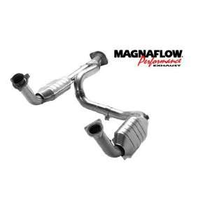 MagnaFlow Direct Fit Catalytic Converters   02 03 Chevrolet Avalanche 