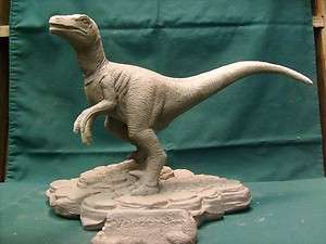 CERAMIC MOLDS SCIOTO  Velociraptor with Base #2576  