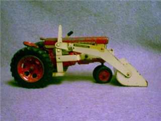   FARMALL 560 TRACTOR w/FRONT END LOADER CAST RIMS 2PT HITCH 1/16  