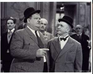 STAN LAUREL AND HARDY OLIVER NOTHING BUT TROUBLE #A4343  