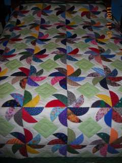 Whirrly Gig Handmade Quilt FULL SIZE NEW NEVER USED  