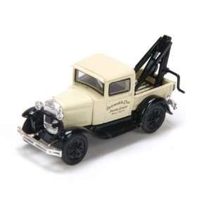  HO RTR Model A Tow Truck, Auto Club Towing Toys & Games