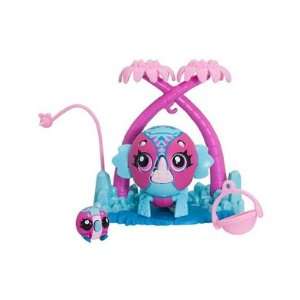    Zoobles Mama and Zoobling   Bronsie and Tristen Toys & Games