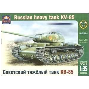   WWII Russian Heavy Tank w/85mm D5T Gun (Plastic Models) Toys & Games