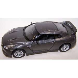   Scale Diecast Pullback 2009 Nissan Gt r R35 in Color Gray Toys