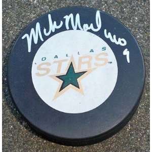 Mike Modano Signed Puck   1999 CUP   Autographed NHL Pucks  