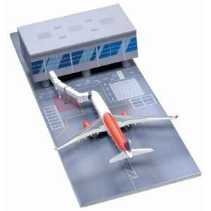  Dragon 1/400 Airport Terminal Section with Sky Service 