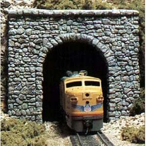  Random Stone HO Tunnel Portal by Woodland Scenics Toys 