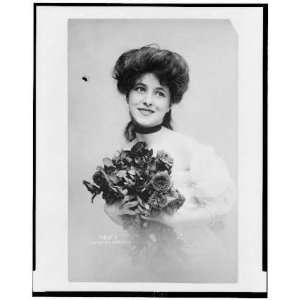  A bud,Evelyn Nesbit,1884 1967,boquet of roses,American 