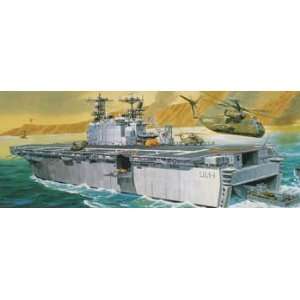   720 USS Tarawa Assault Ship (Plastic Model Ship) Toys & Games