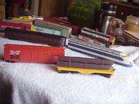 Lot of 18 HO Model Railroad Train Cars  