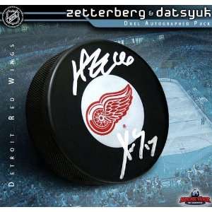  Signed Henrik Zetterberg Puck   Pavel Datsyuk   Autographed NHL 