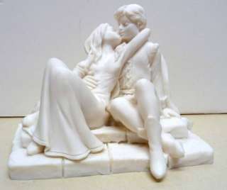 ITALIAN SULPTURE  VIVIAN C. TWO LOVERS MADE IN ITALY  