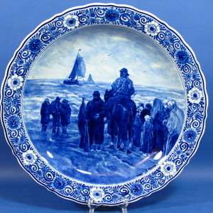 e620 WAITING on the BEACH by MARIS on a DELFT WALL PLATE PORCELEYNE 
