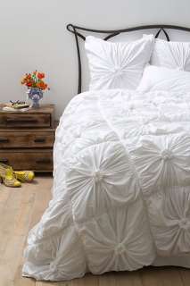 Rosette Quilt, White   Anthropologie