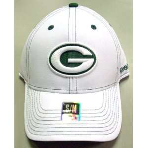  Green BAY Packers Structured Flex Reebok Hat Size S/m 