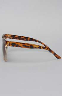 Accessories Boutique The Catch Your Eye Sunglasses in Tortoise 