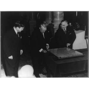   Evans,Chief Justice Fred M Vinson,Harry Truman,1951
