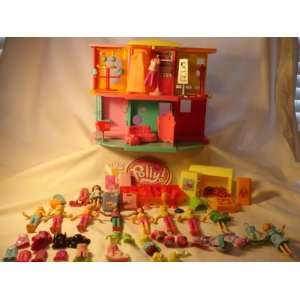 POLLY POCKET MALL AND ACCESSORIES LOT